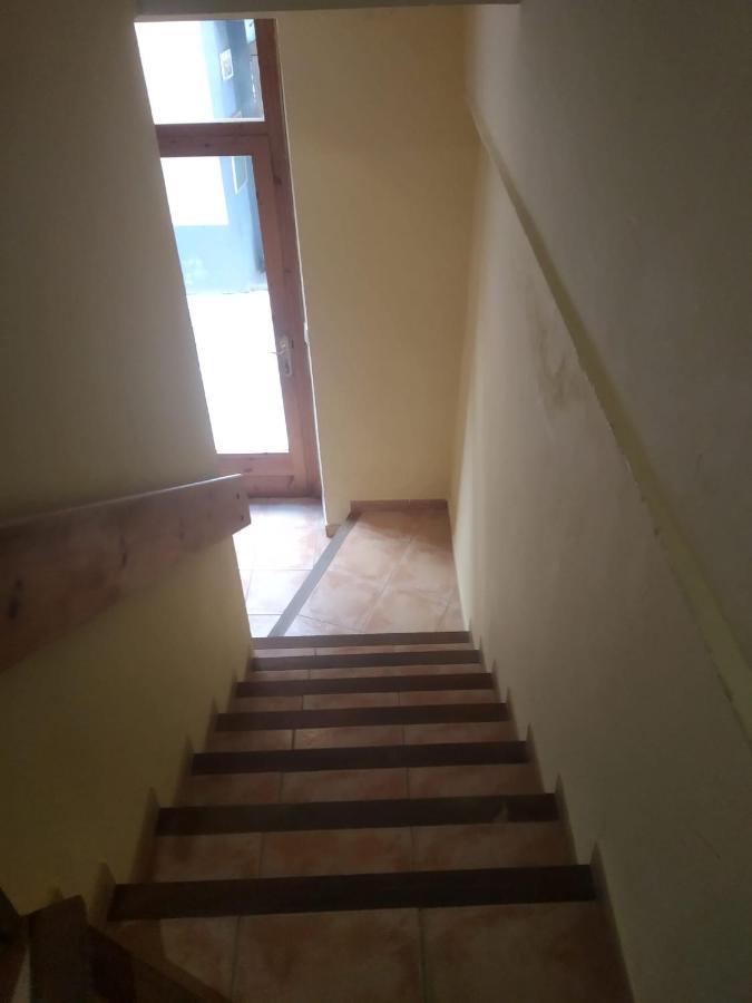 Ferienwohnung Buhardilla Para Dos En Can Mingu Besalú Exterior foto