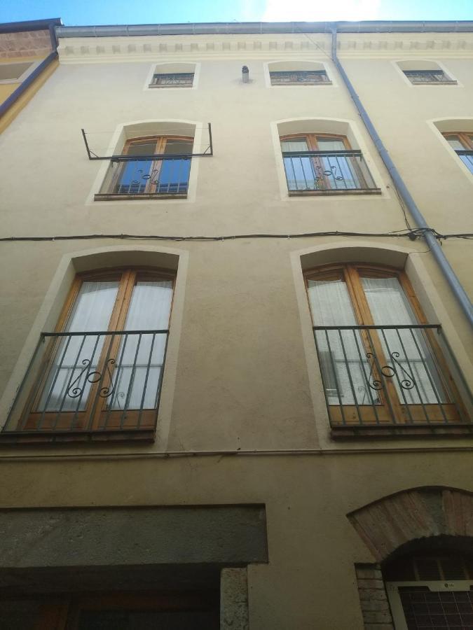 Ferienwohnung Buhardilla Para Dos En Can Mingu Besalú Exterior foto