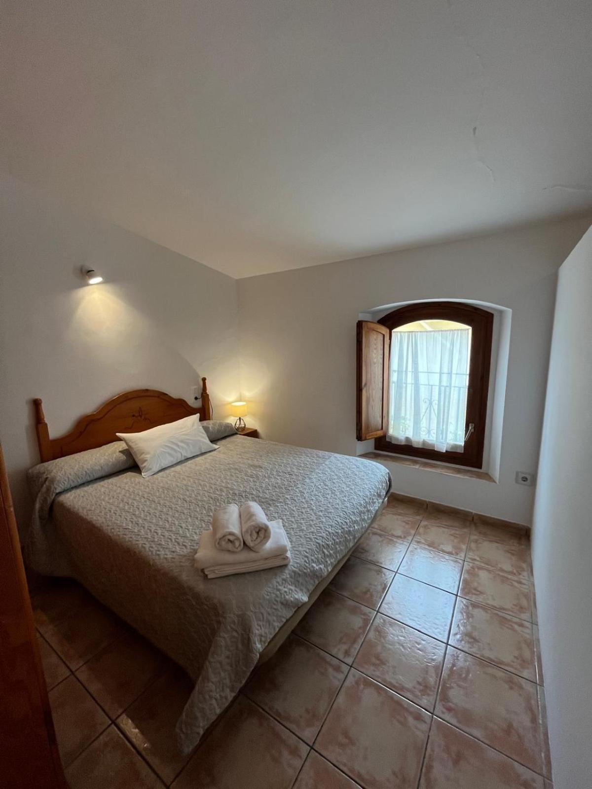 Ferienwohnung Buhardilla Para Dos En Can Mingu Besalú Exterior foto