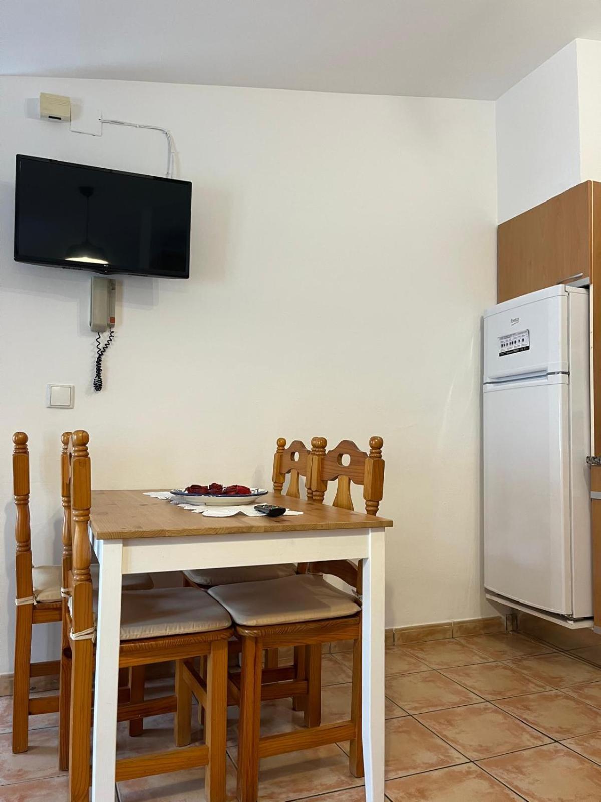 Ferienwohnung Buhardilla Para Dos En Can Mingu Besalú Exterior foto